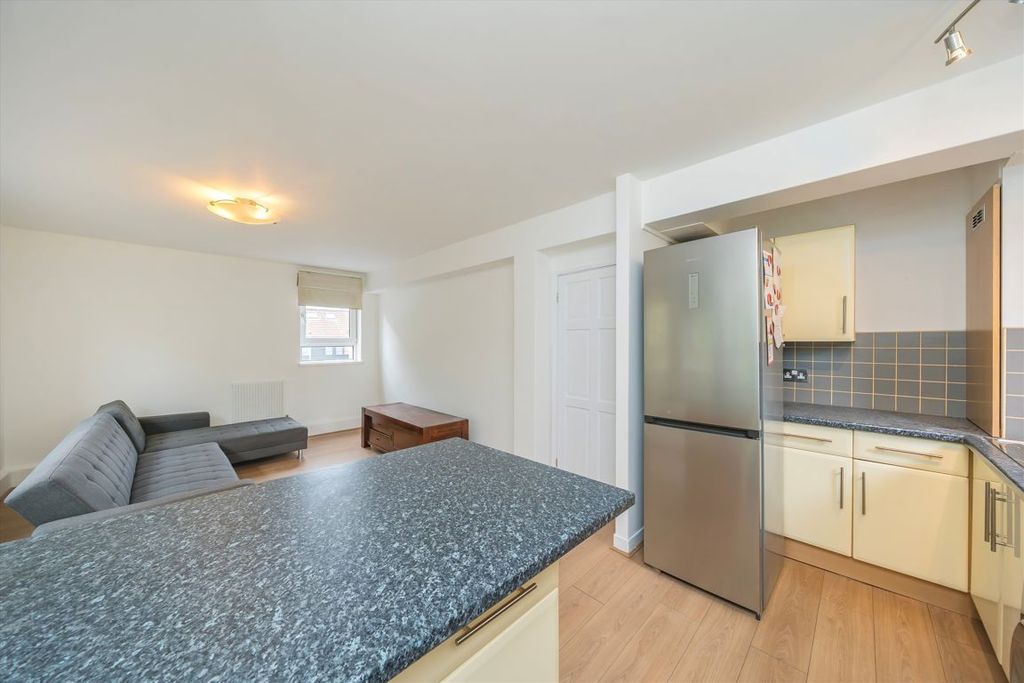 Property photo 3 of 7