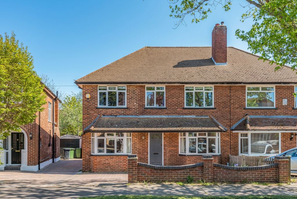 Property photo 1 of 14 External