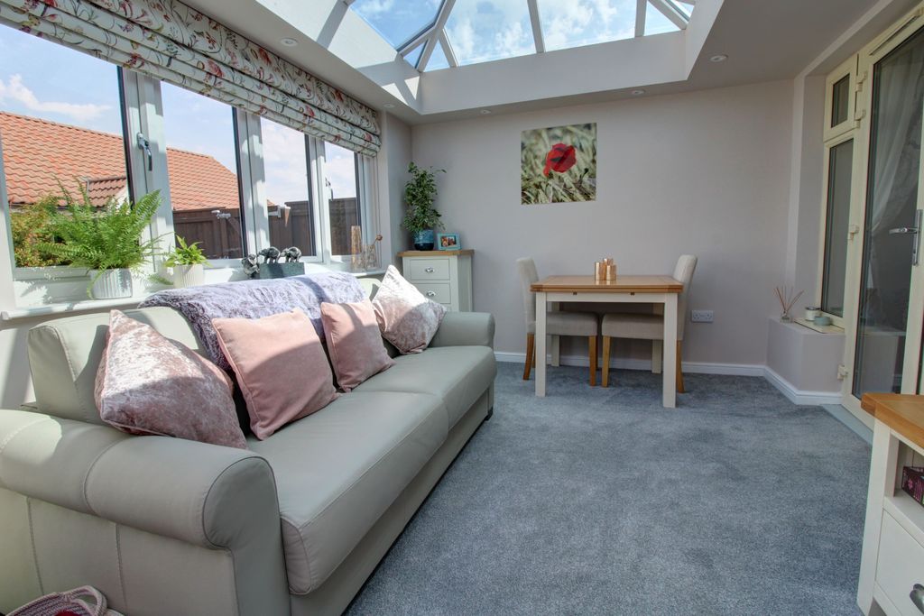 Property photo 2 of 13 Garden Room