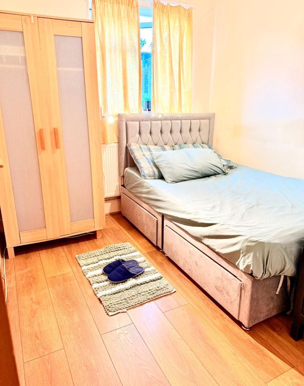 Property photo 3 of 6