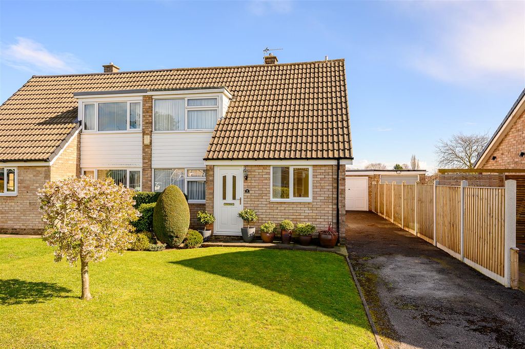 Property photo 1 of 16 Front