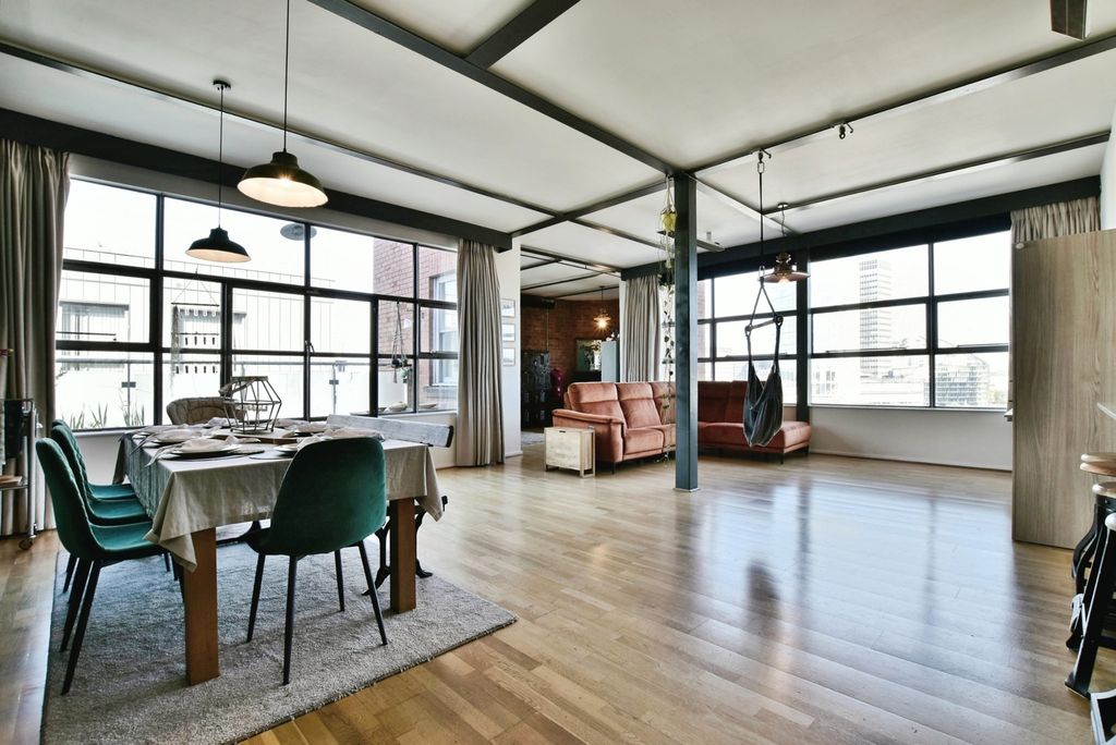 Property photo 3 of 20 Pbox-Img.Jpg