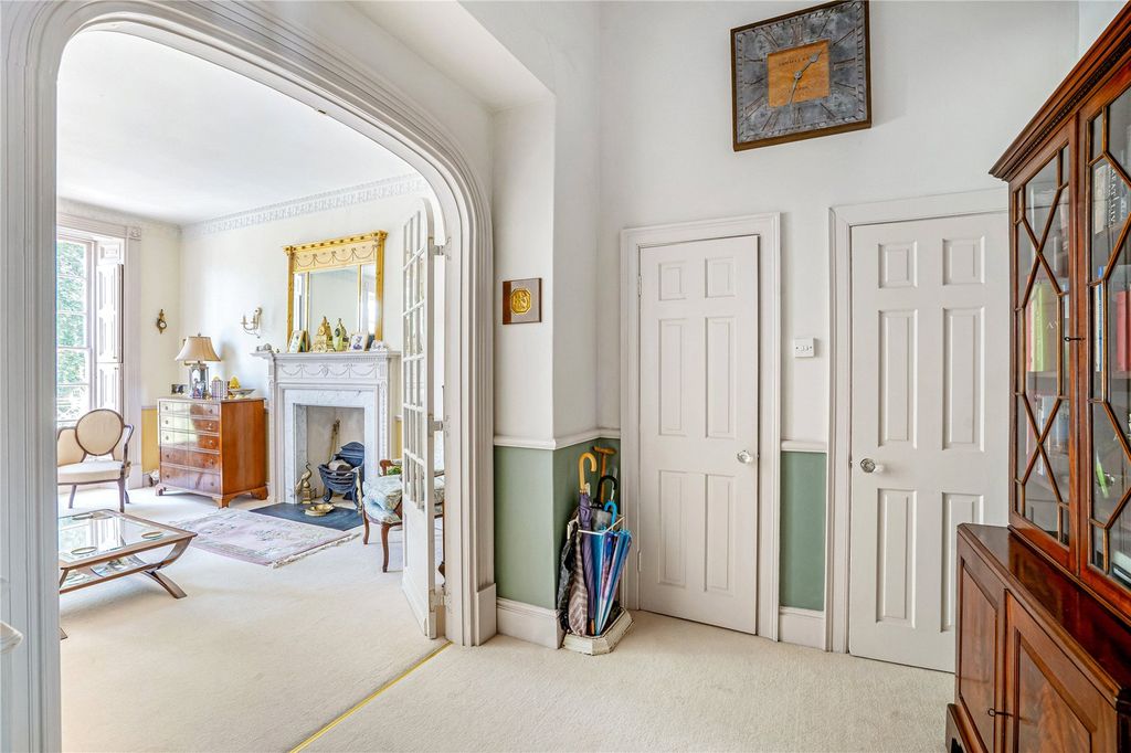 Property photo 2 of 16 Hallway