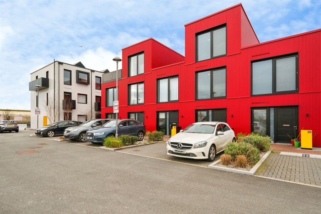 Property photo 1 of 19