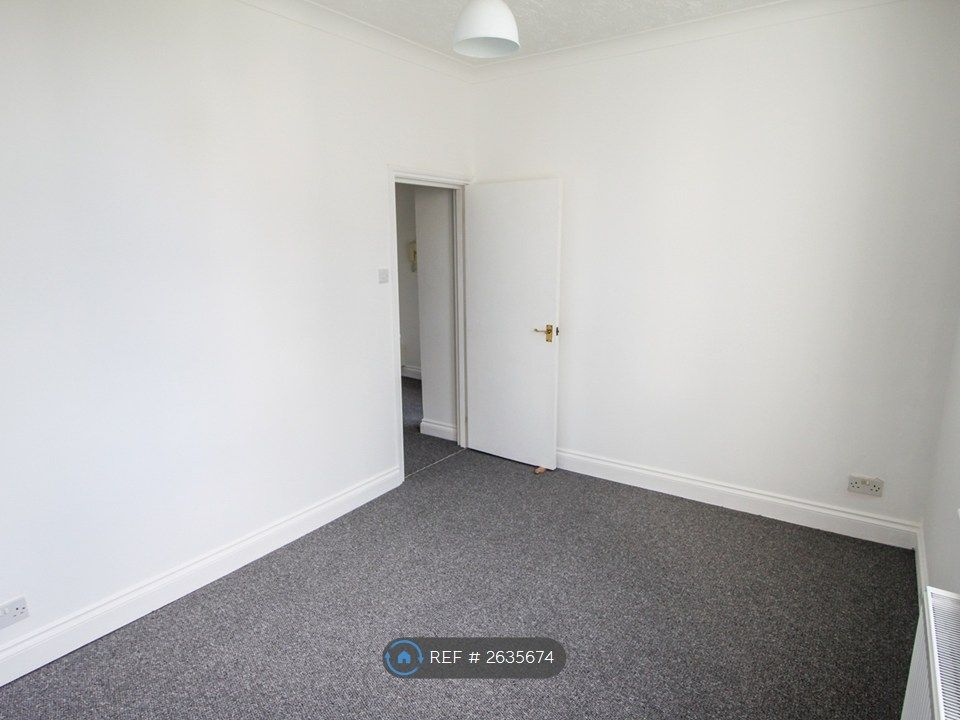 Property photo 3 of 11 Bedroom 1