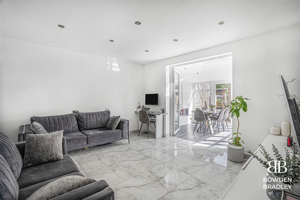 Property photo 3 of 15 Living Room