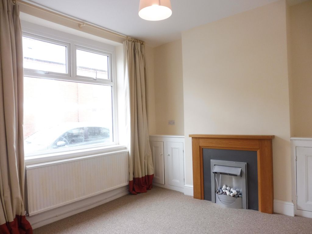 Property photo 2 of 8 Living Room