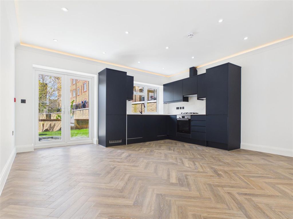 Property photo 1 of 8 Cam04419G0-Pr0077-Still005.Jpg