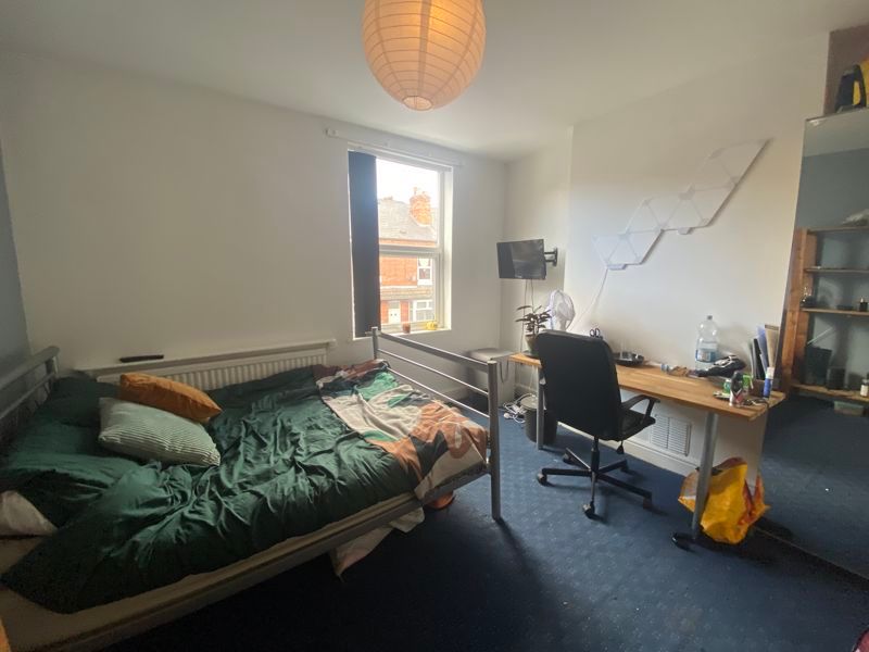 Property photo 3 of 9 Photo 4