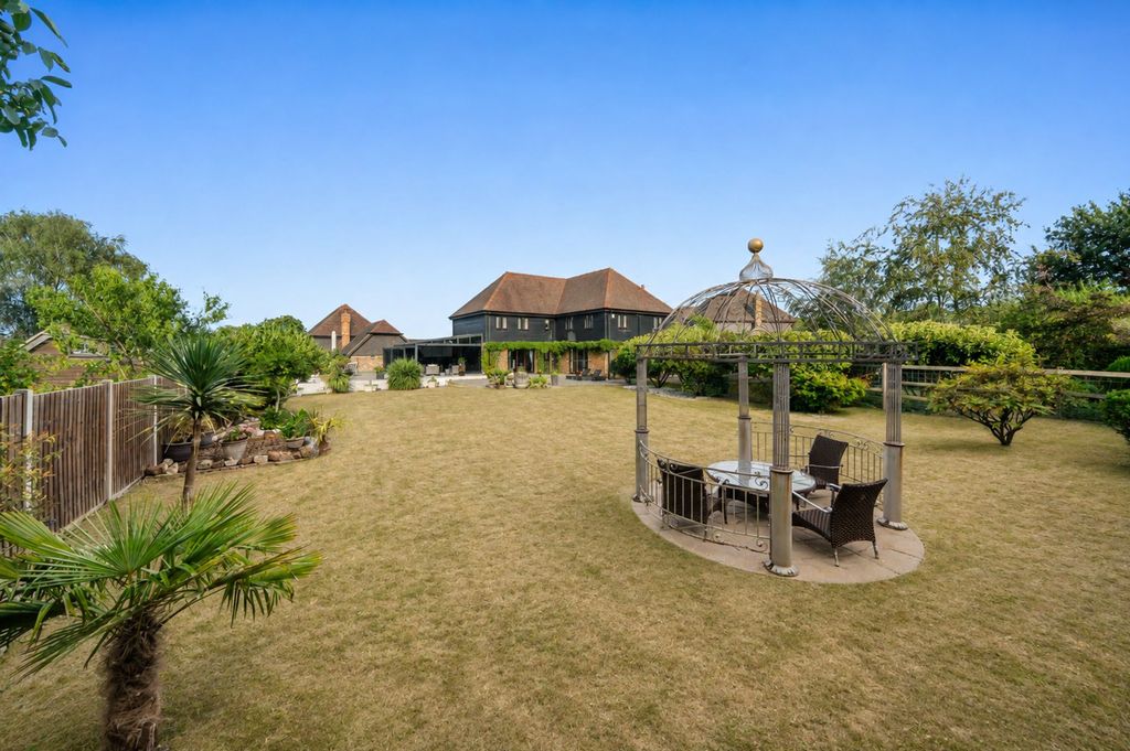 Property photo 2 of 46