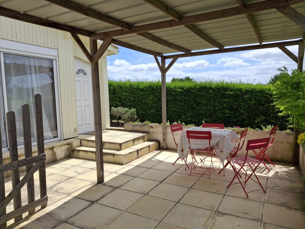 Property photo 1 of 16 Main Exterior View