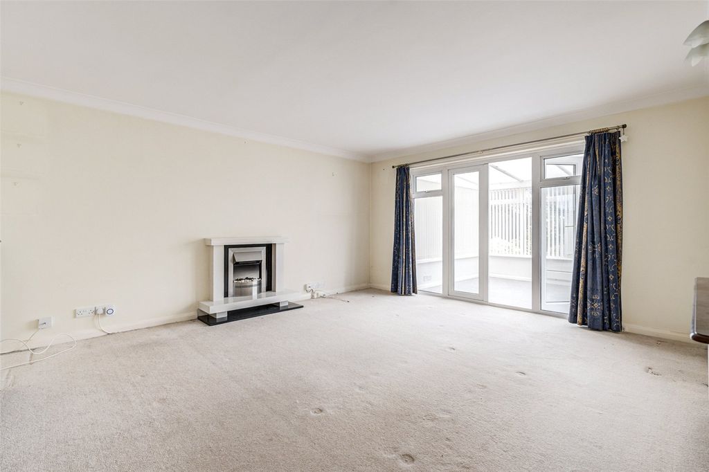 Property photo 2 of 17 Picture No. 18