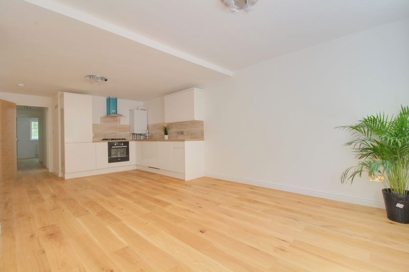 Property photo 3 of 10 Photo 2