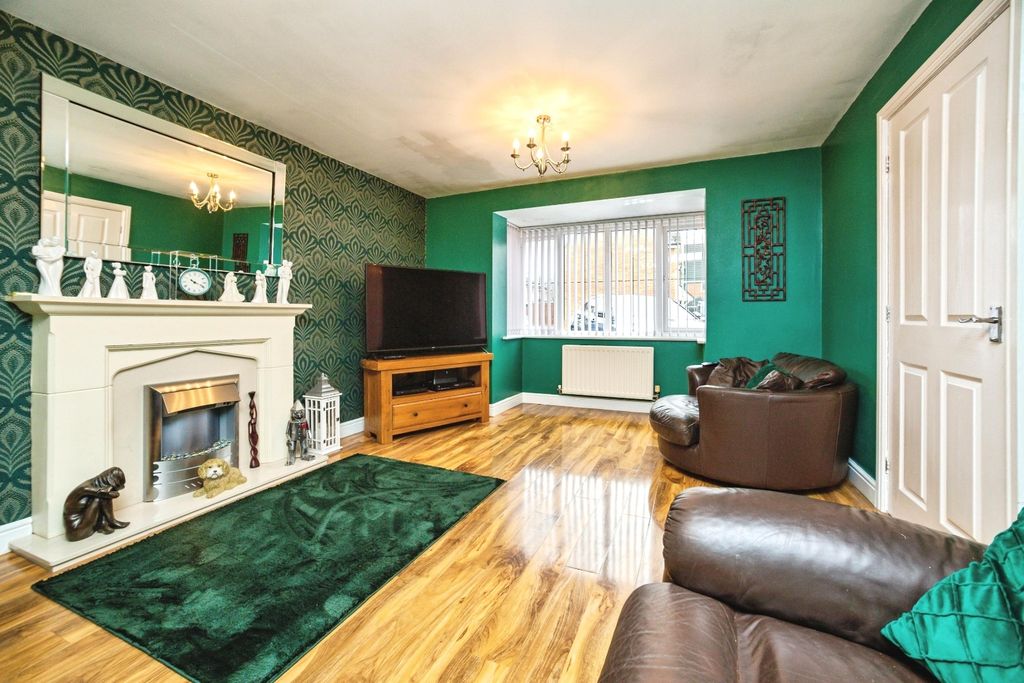 Property photo 3 of 27 Pbox-Img.Jpg