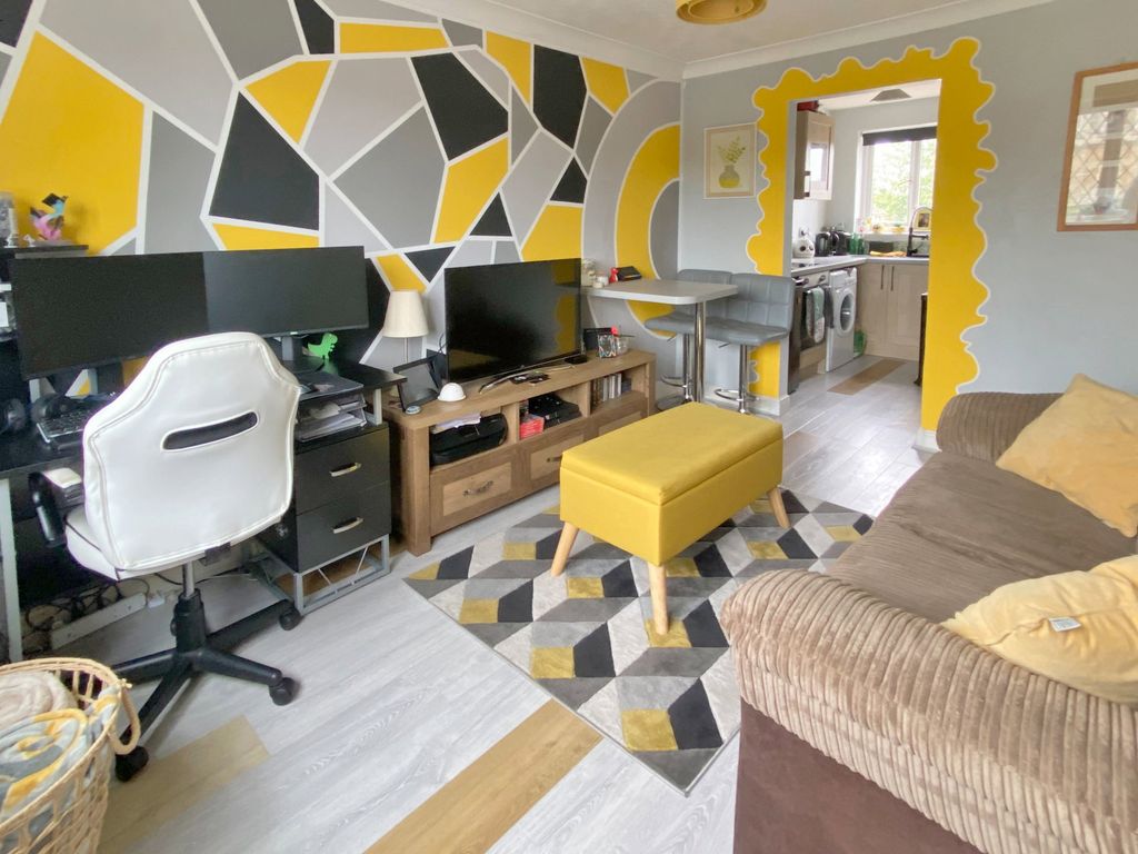 Property photo 3 of 11