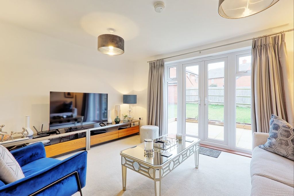 Property photo 3 of 27