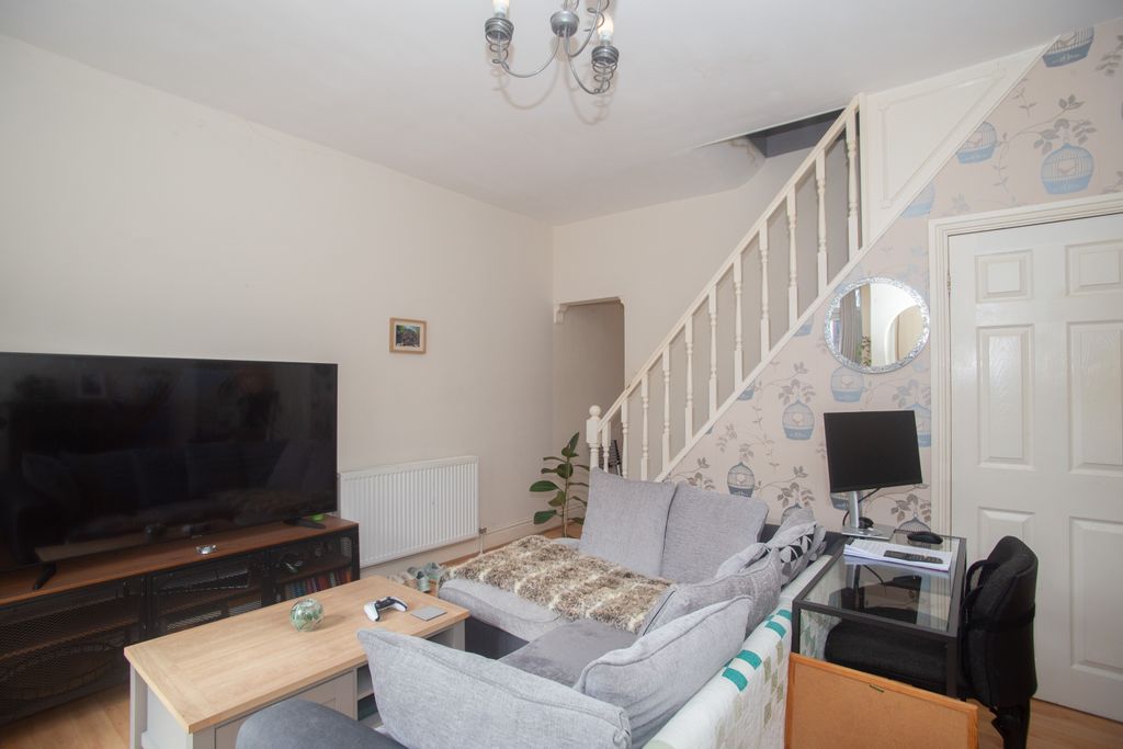 Property photo 3 of 14