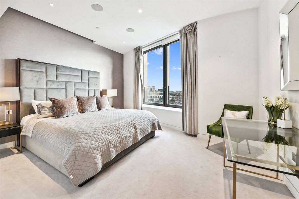 Property photo 2 of 25