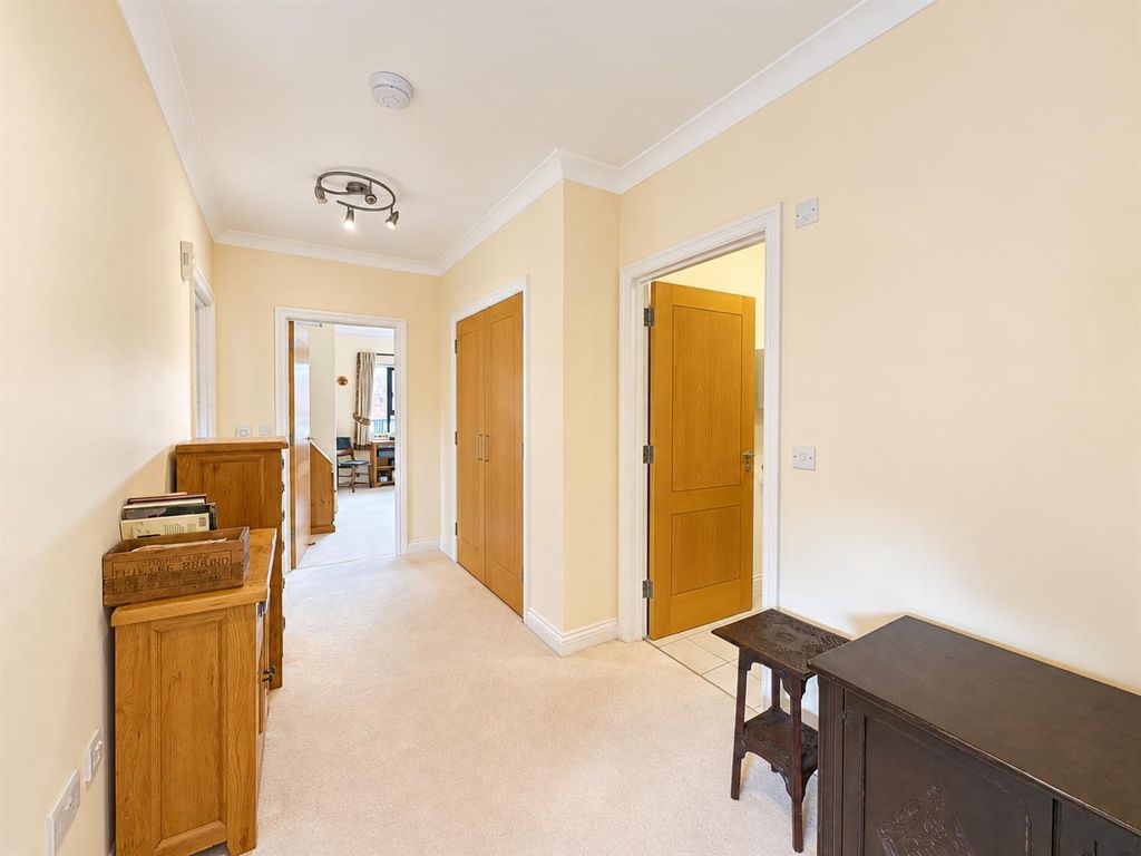 Property photo 3 of 17 Hallway..Png