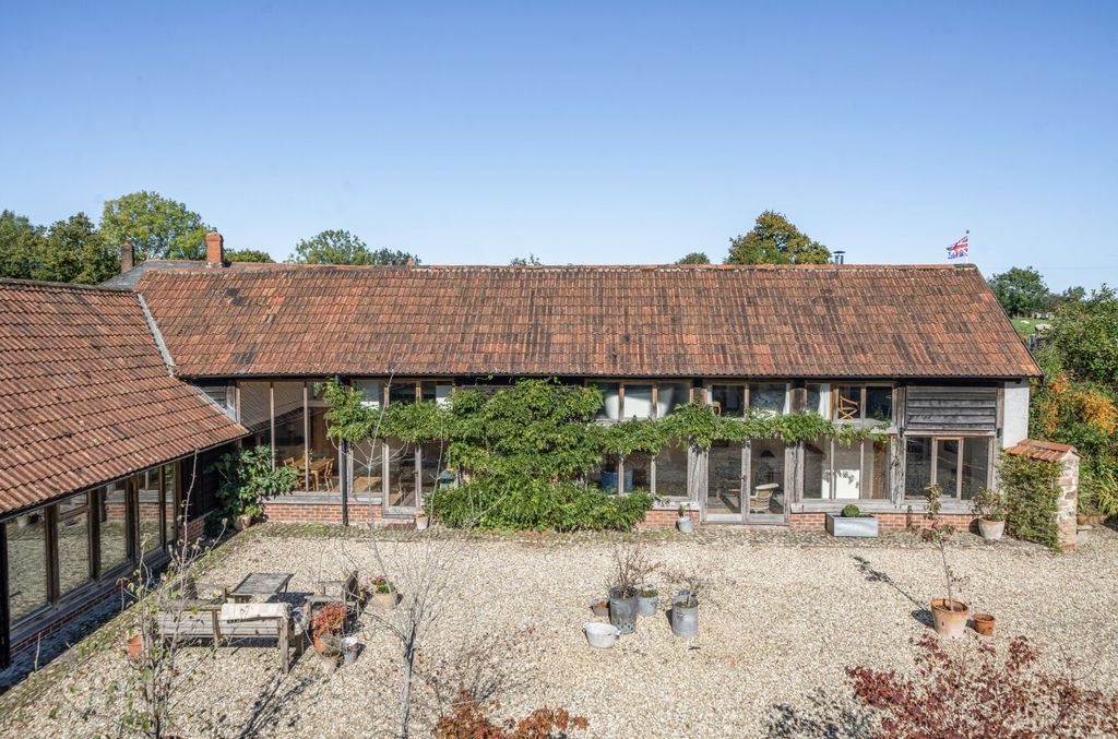 Property photo 1 of 28 The Linhay, Aller