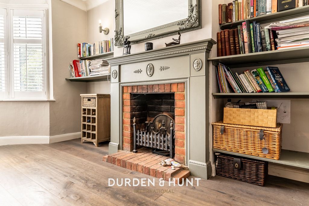 Property photo 3 of 39