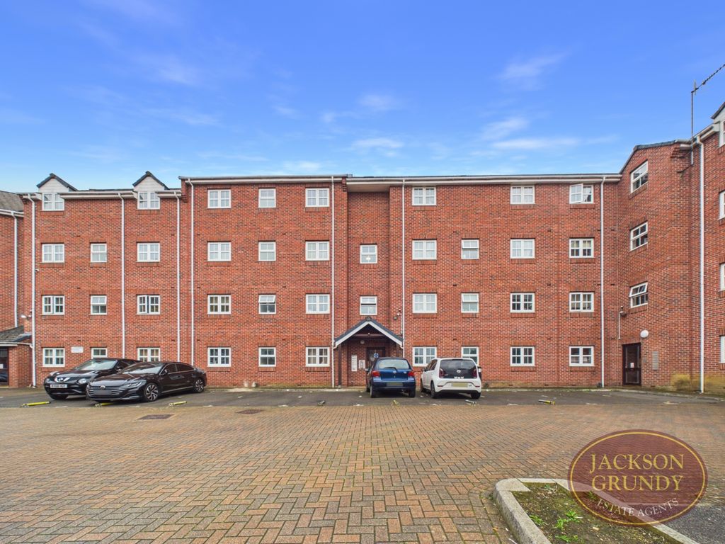 Property photo 1 of 10 St Andrews Court