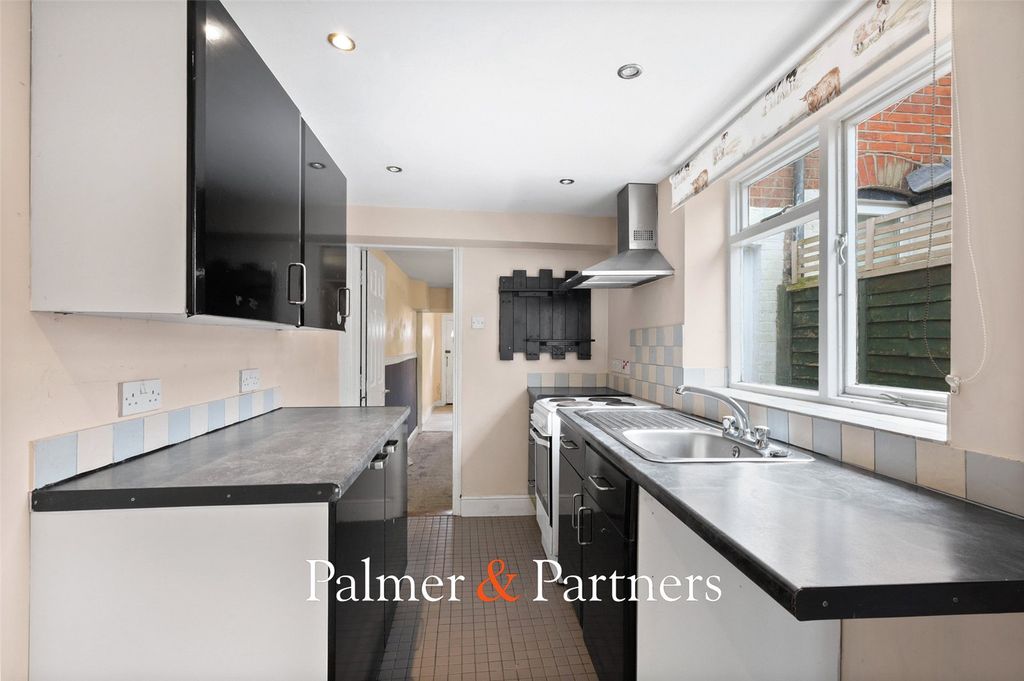 Property photo 2 of 17 Picture No. 08