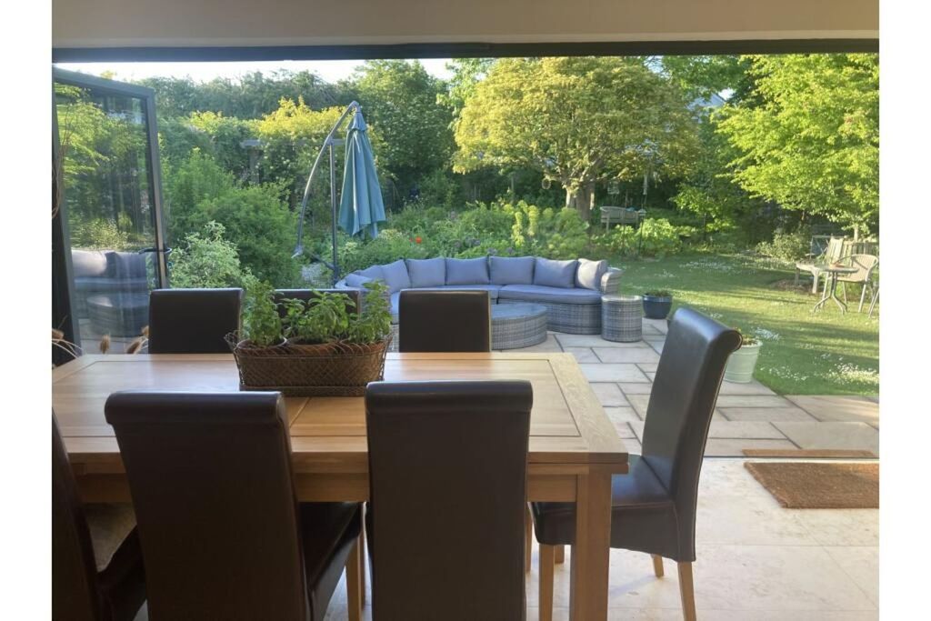 Property photo 2 of 28