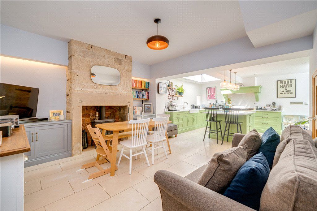 Property photo 2 of 17 Living Kitchen