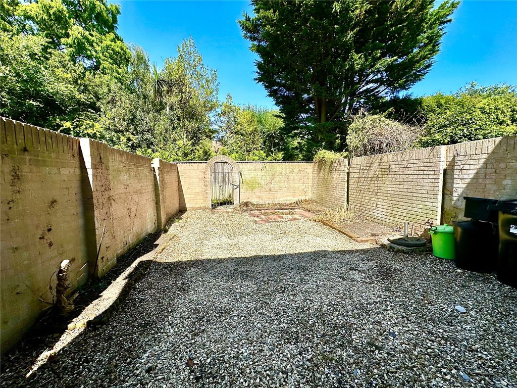 Property photo 2 of 11 Picture No. 20