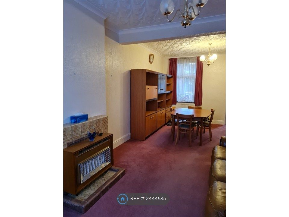 Property photo 3 of 12