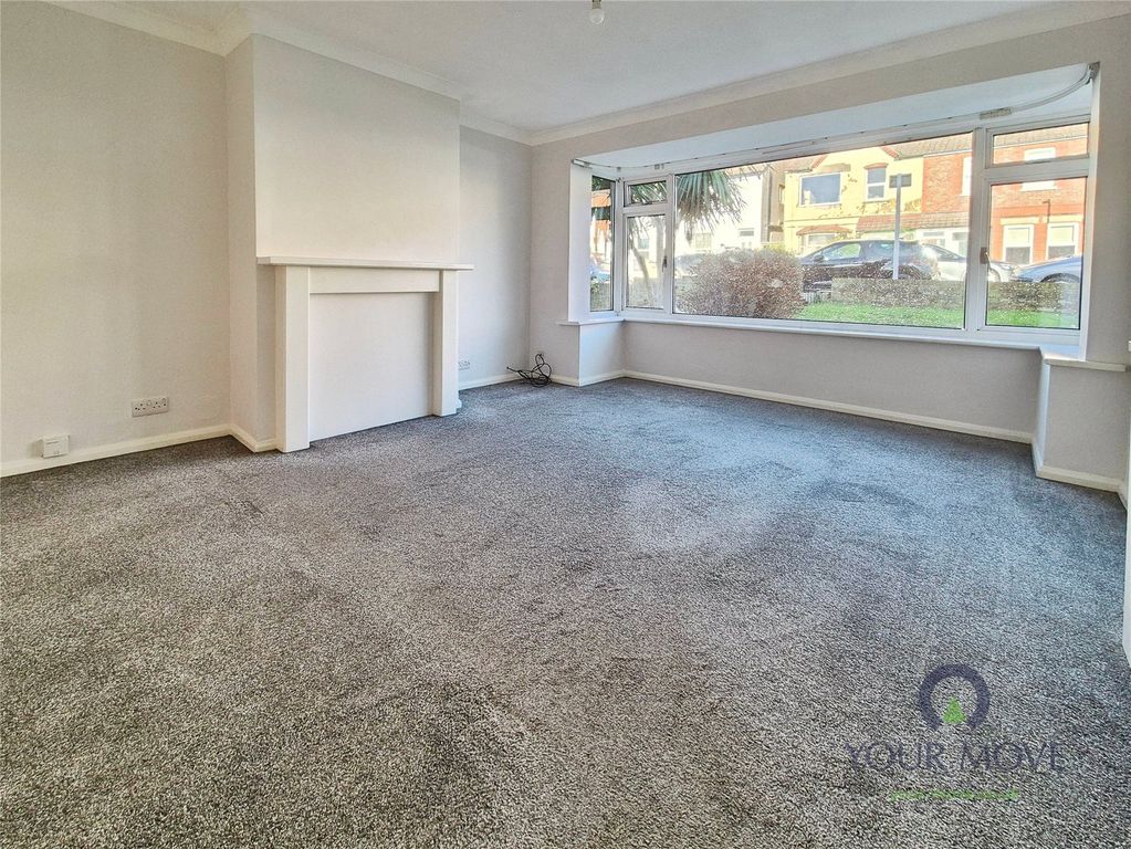 Property photo 2 of 7 Lounge