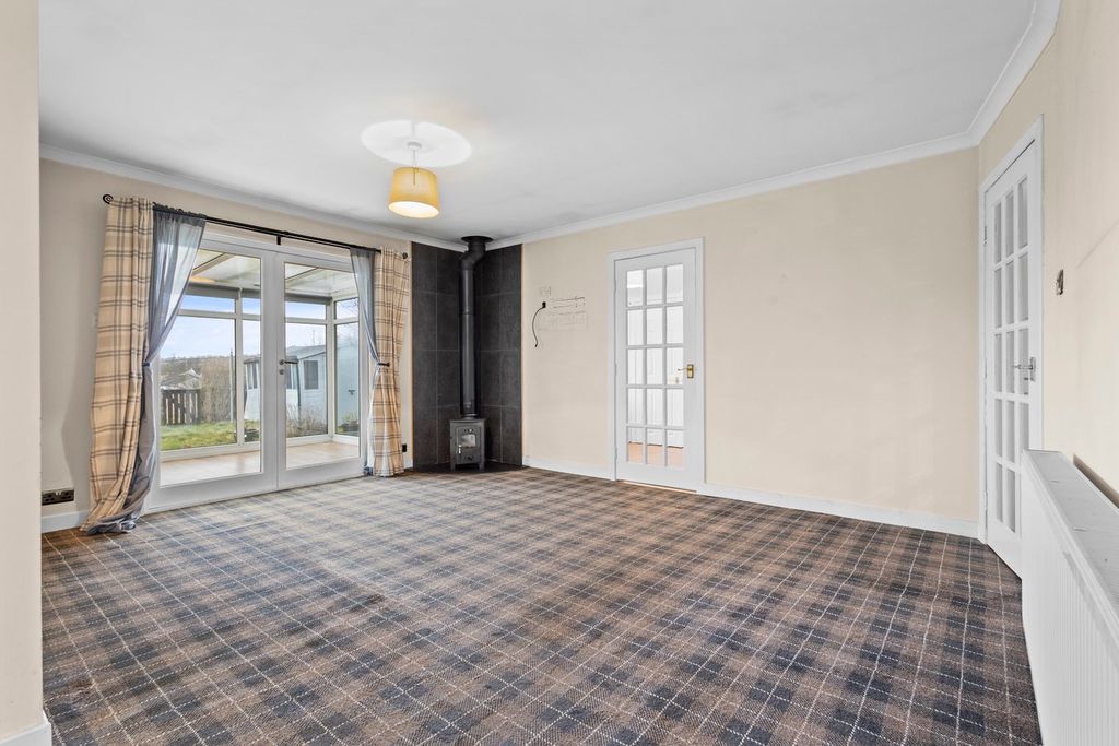 Property photo 3 of 25