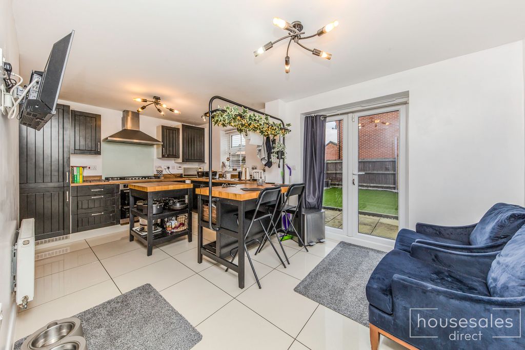 Property photo 2 of 16