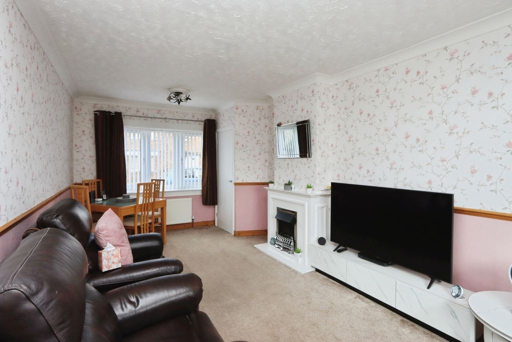 Property photo 3 of 18 Pbox-Img.Jpg