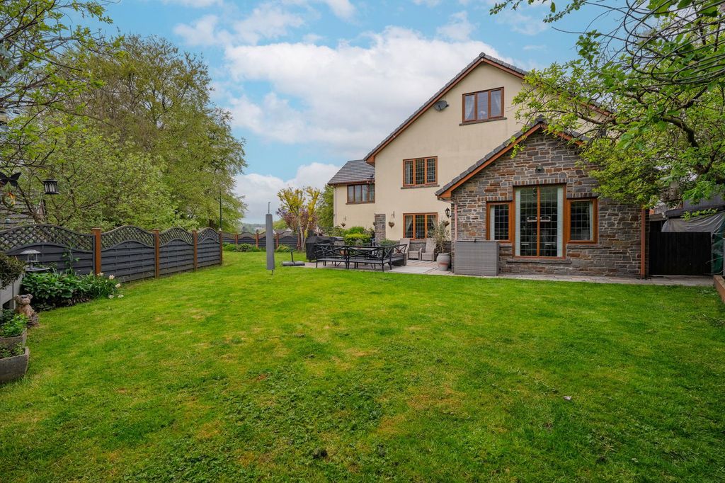 Property photo 1 of 50
