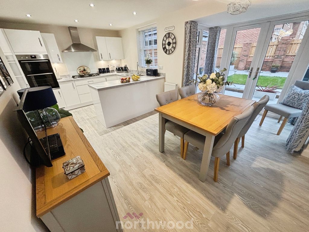 Property photo 3 of 38