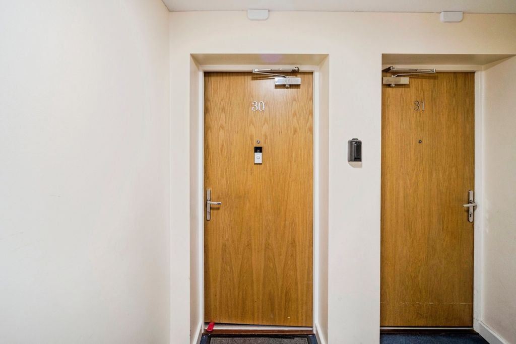 Property photo 2 of 17 Pbox-Img.Jpg