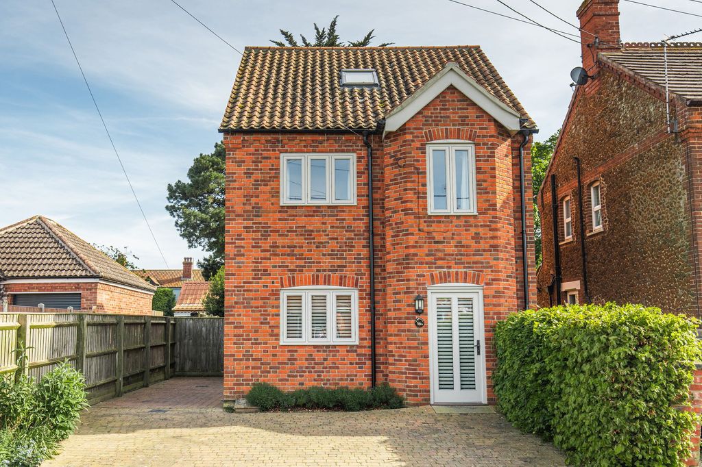 Property photo 2 of 18