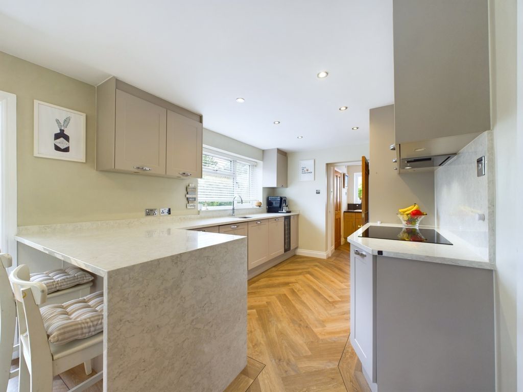 Property photo 2 of 17 30003308-Hr-6