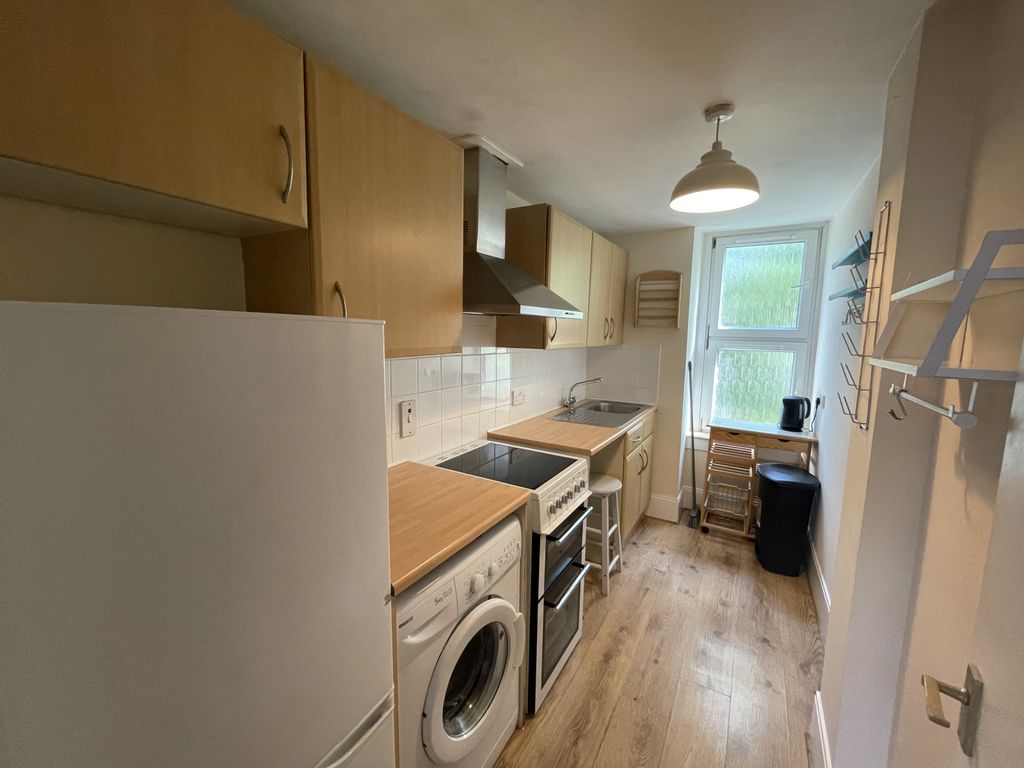 Property photo 3 of 5 Kitchen