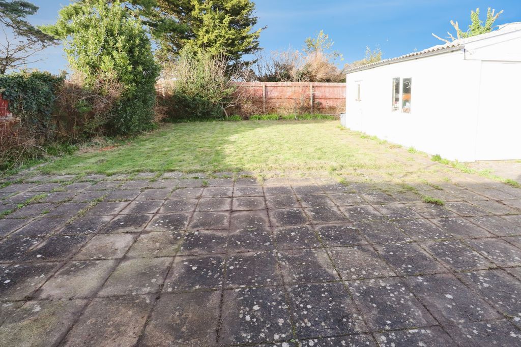 Property photo 2 of 17 Photo 16