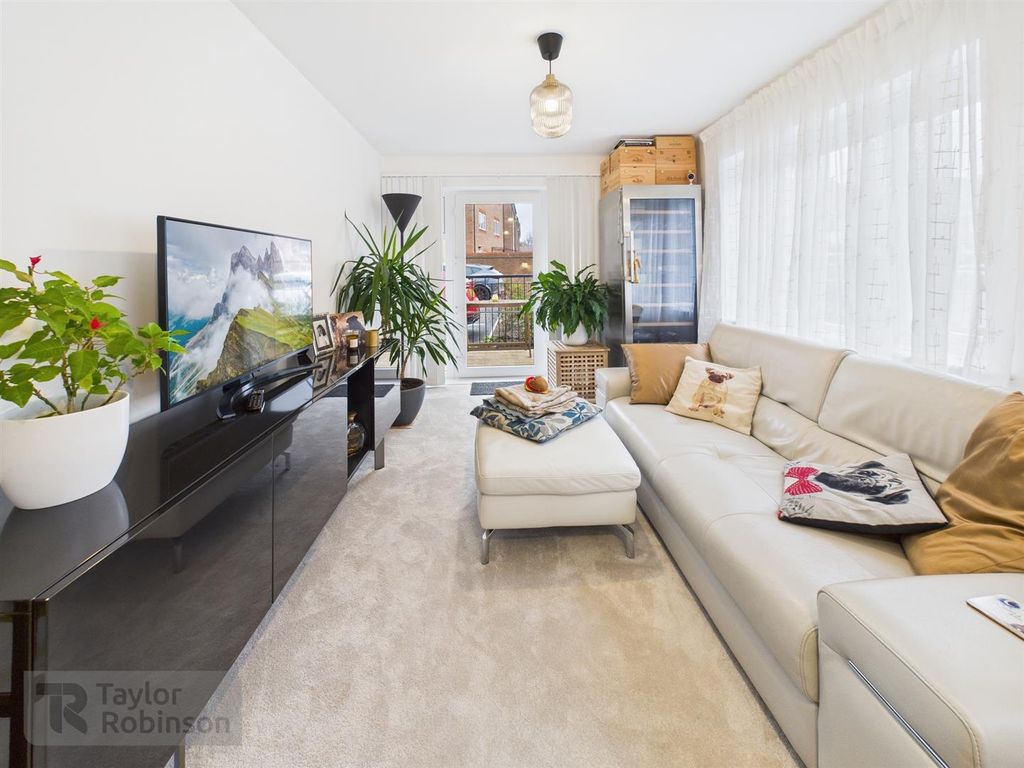 Property photo 2 of 12 Cam02600G0-Pr0610-Still003.Jpg