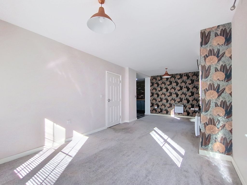 Property photo 3 of 7 4-Broadlands-Place_00003