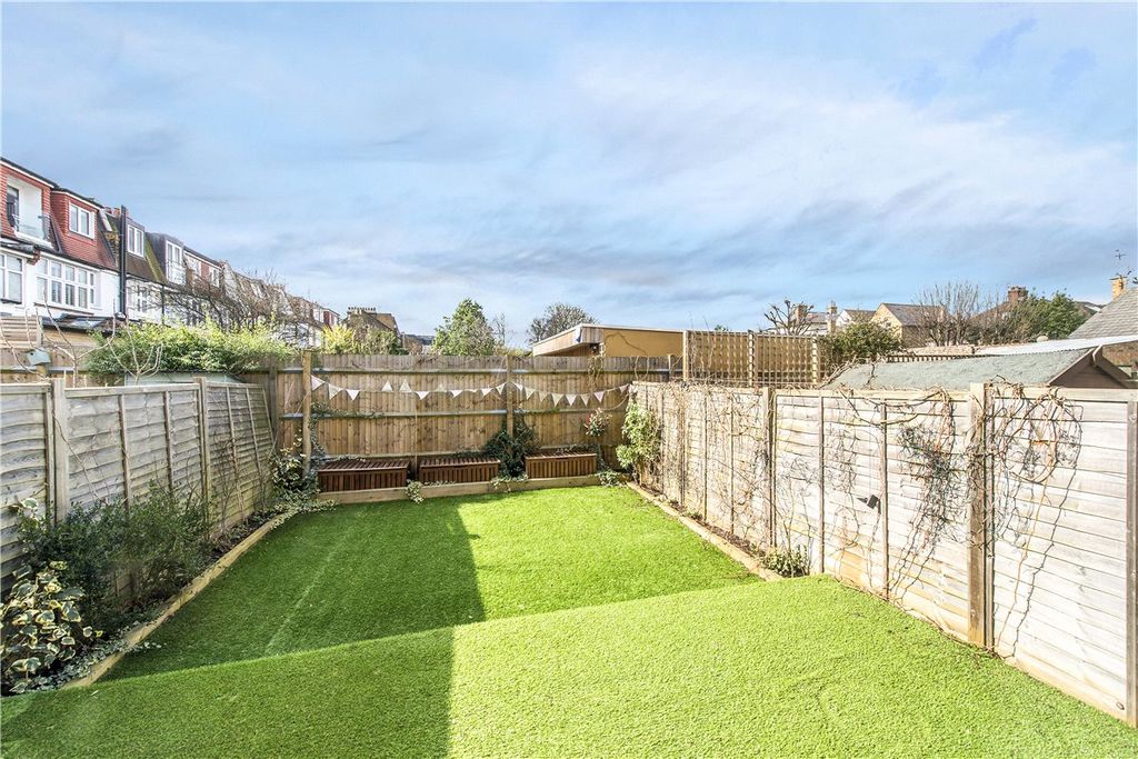 Property photo 3 of 19 Picture No. 23