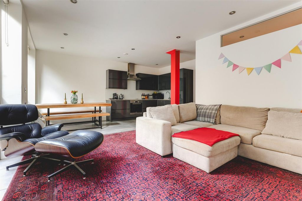 Property photo 2 of 26 Glebe Road-7.Jpg