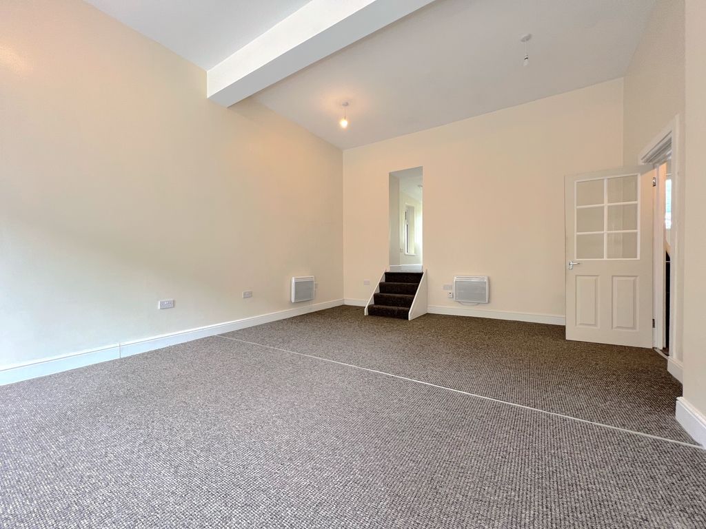 Property photo 3 of 11 Image