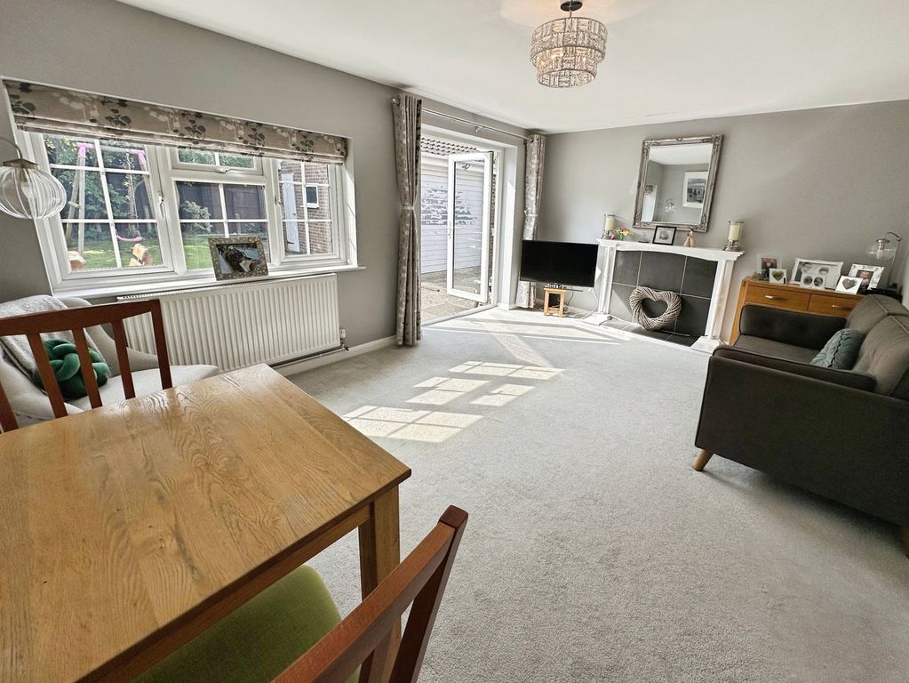 Property photo 2 of 8