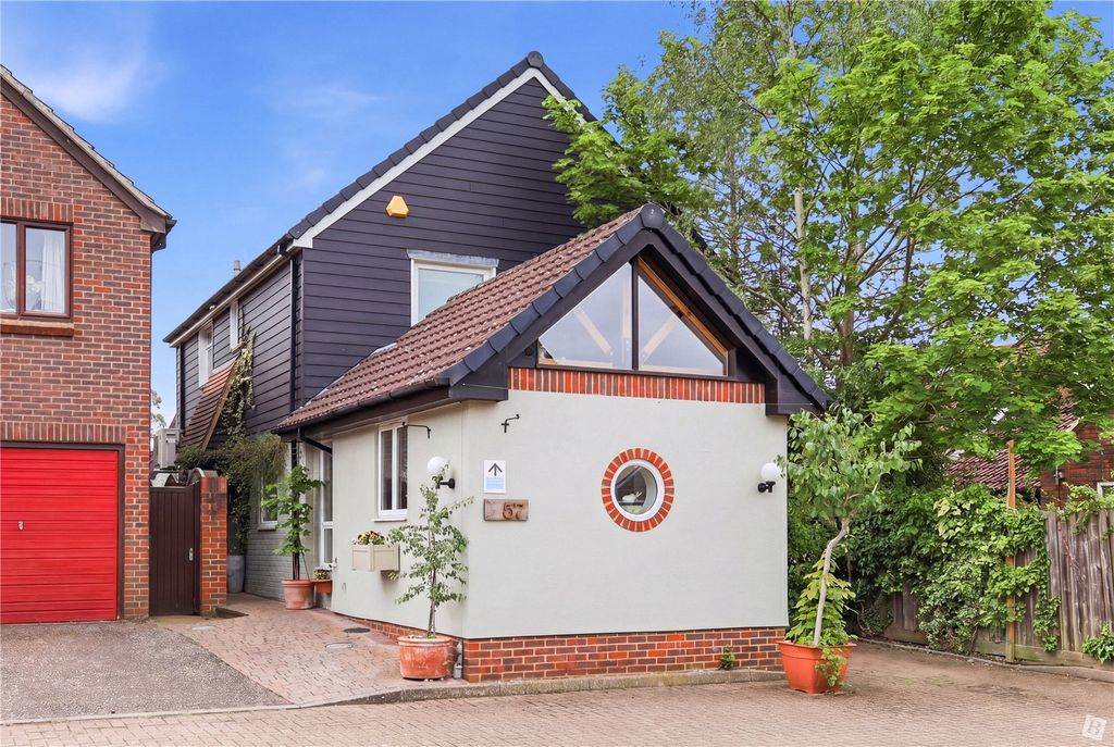 Property photo 1 of 25 Front