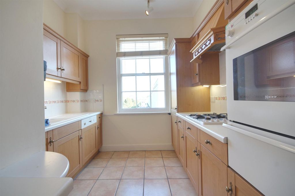 Property photo 3 of 9